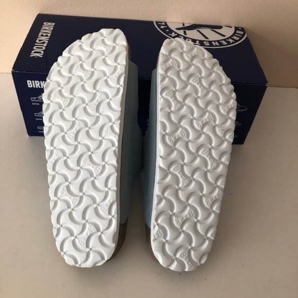 Birkenstock Arizona leather blue sandal. Size: 8, 9 - Picture 5 of 11